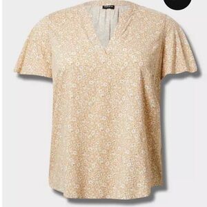 Torrid Cream Floral Flutter Sleeve Top Size 00/M/L 10